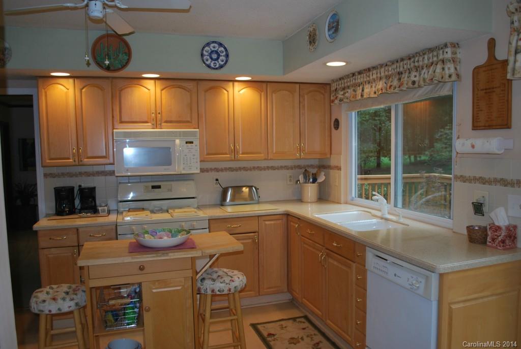 7908 Robin Crest Road Charlotte, NC 28226 - Photo 10 of 22 Gallery Image 10