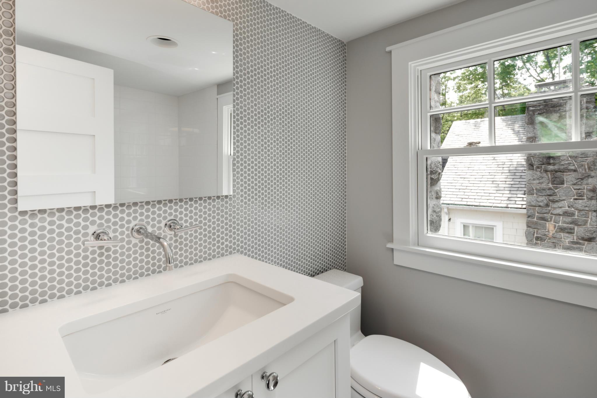 3507 Woodley Road Northwest Washington, DC 20016 - Photo 13 of 29 Bath