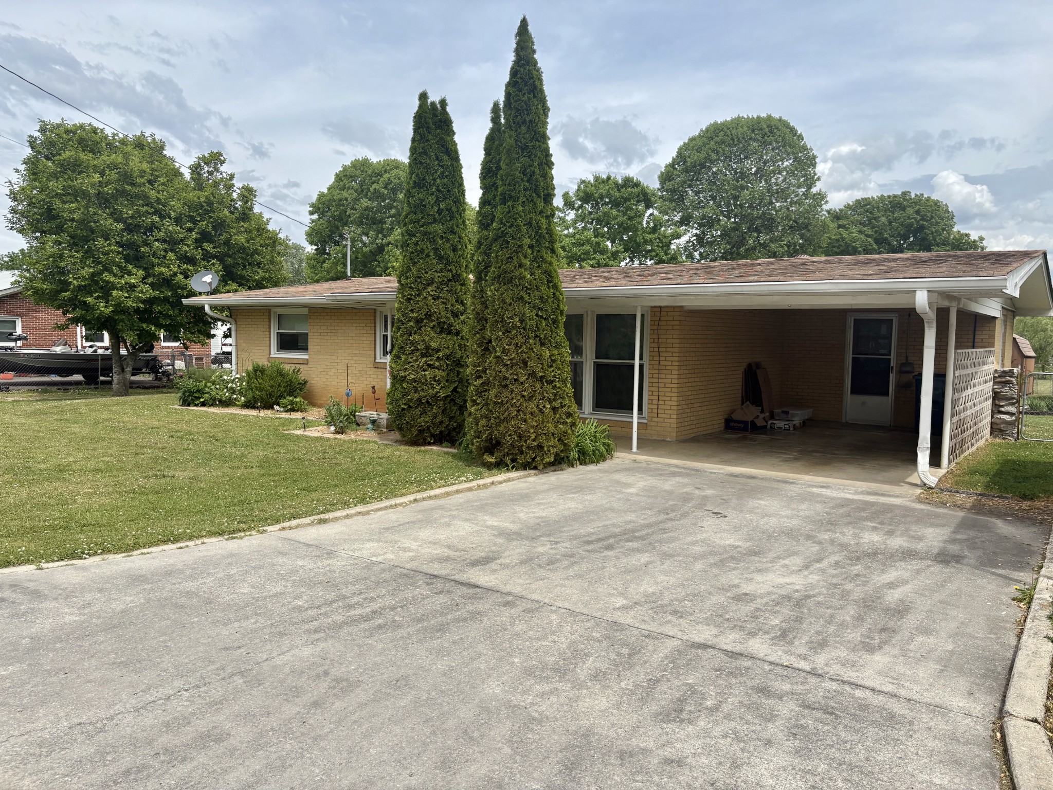 919 Oak Street Manchester, TN 37355 - Photo 2 of 37