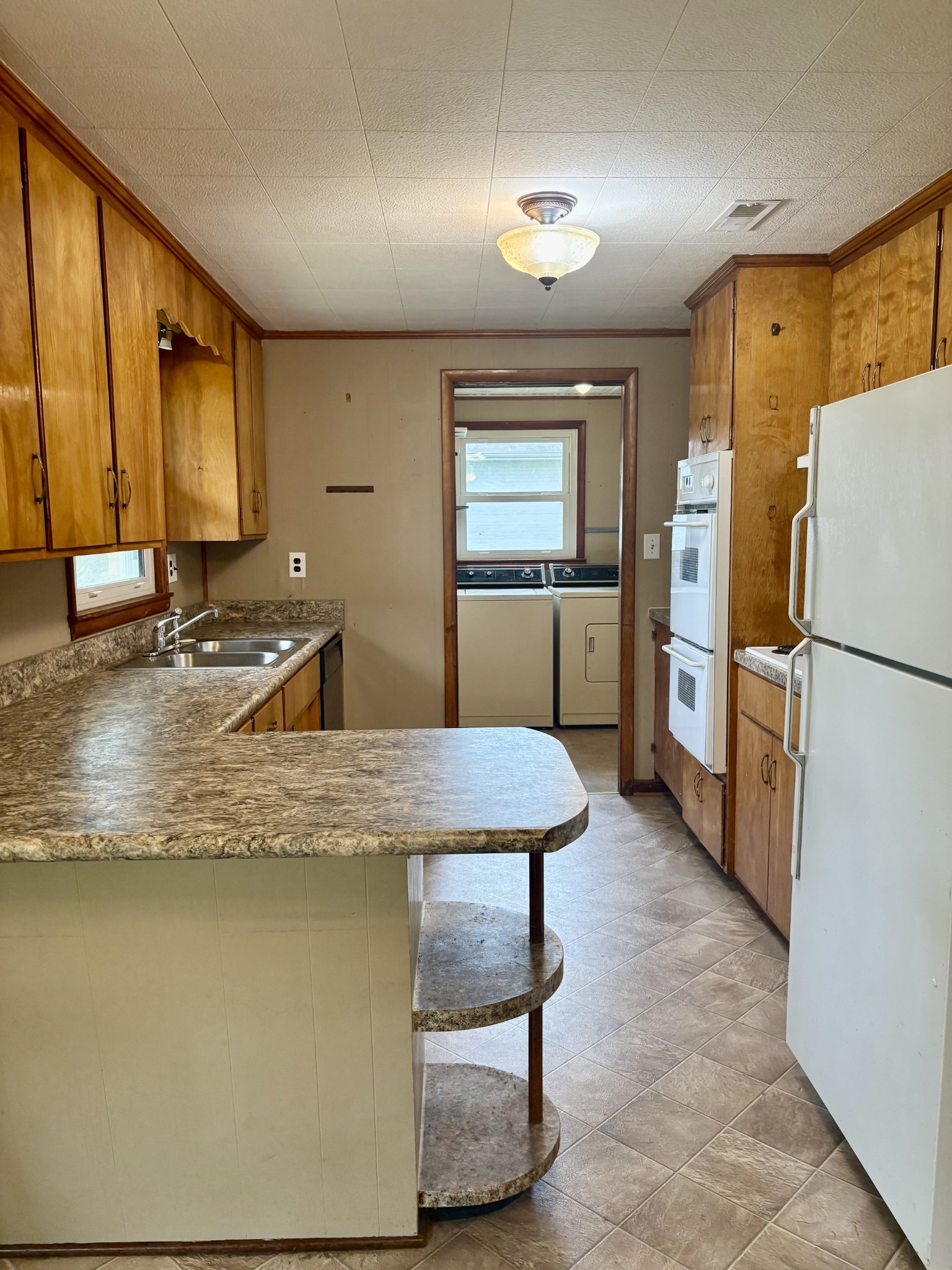 919 Oak Street Manchester, TN 37355 - Photo 7 of 37