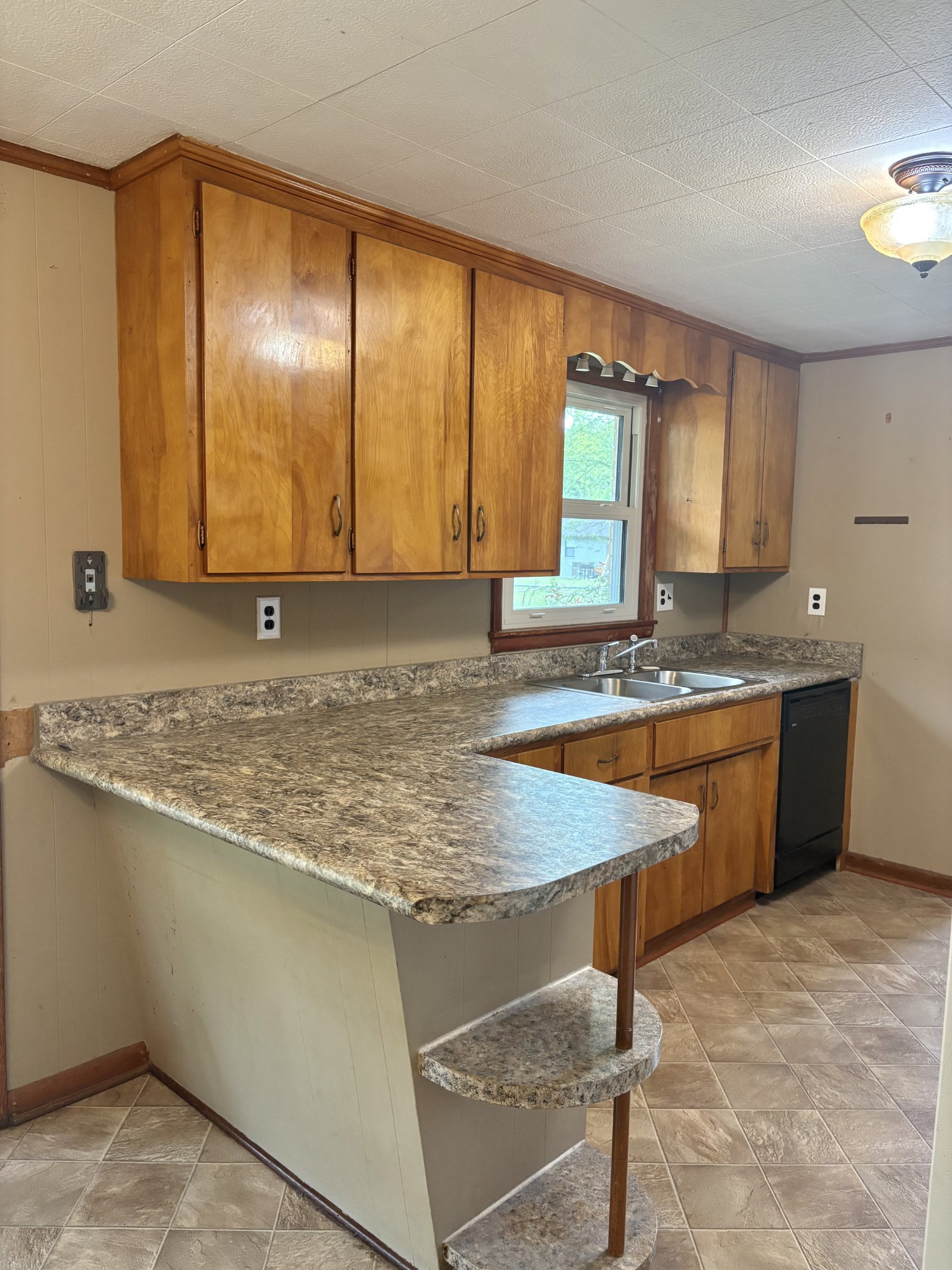 919 Oak Street Manchester, TN 37355 - Photo 10 of 37