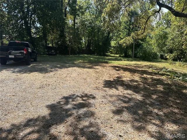 $395,000 | 1312 Old Trenton Road, Highland, IL 62249