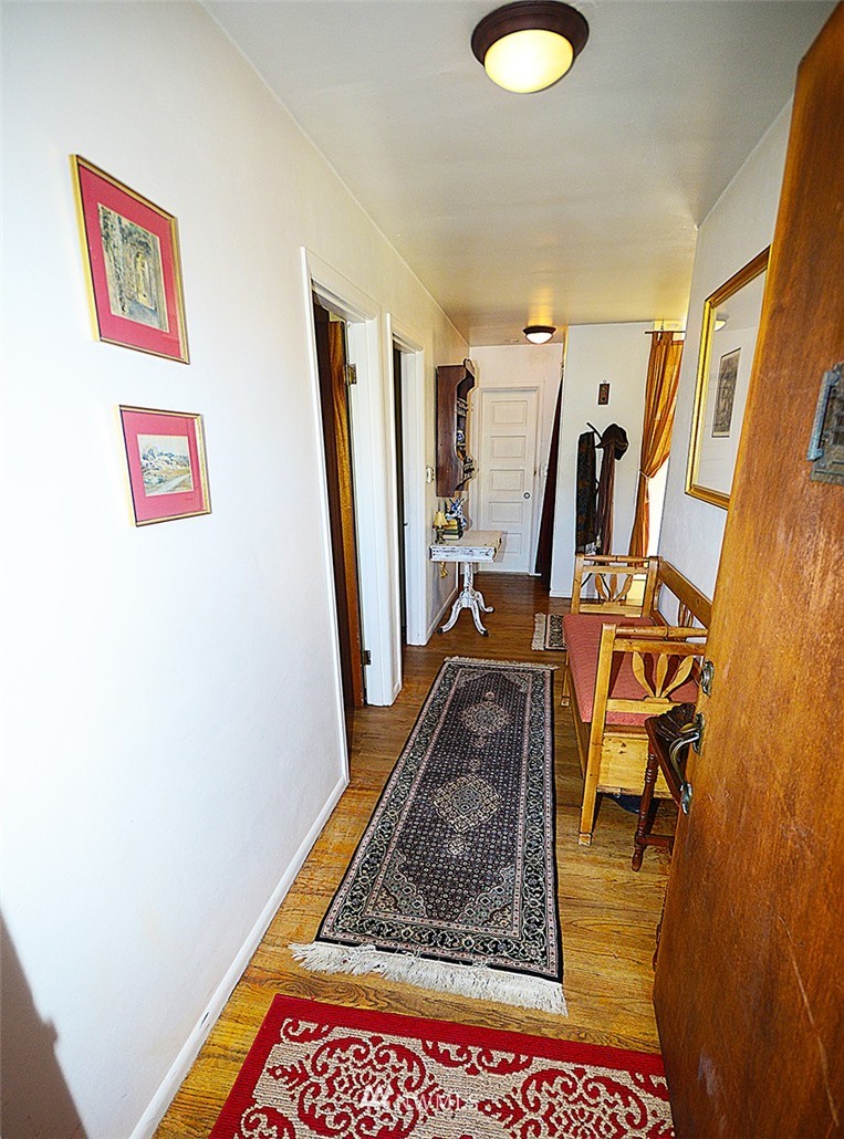 1909 North 55th Street Seattle, WA 98103 - Photo 12 of 18 Gallery Image 12