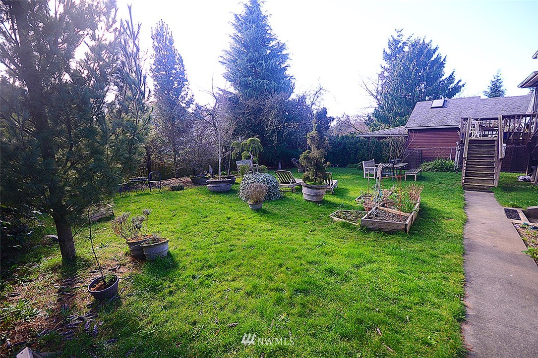1909 North 55th Street Seattle, WA 98103 - Photo 17 of 18 Gallery Image 17