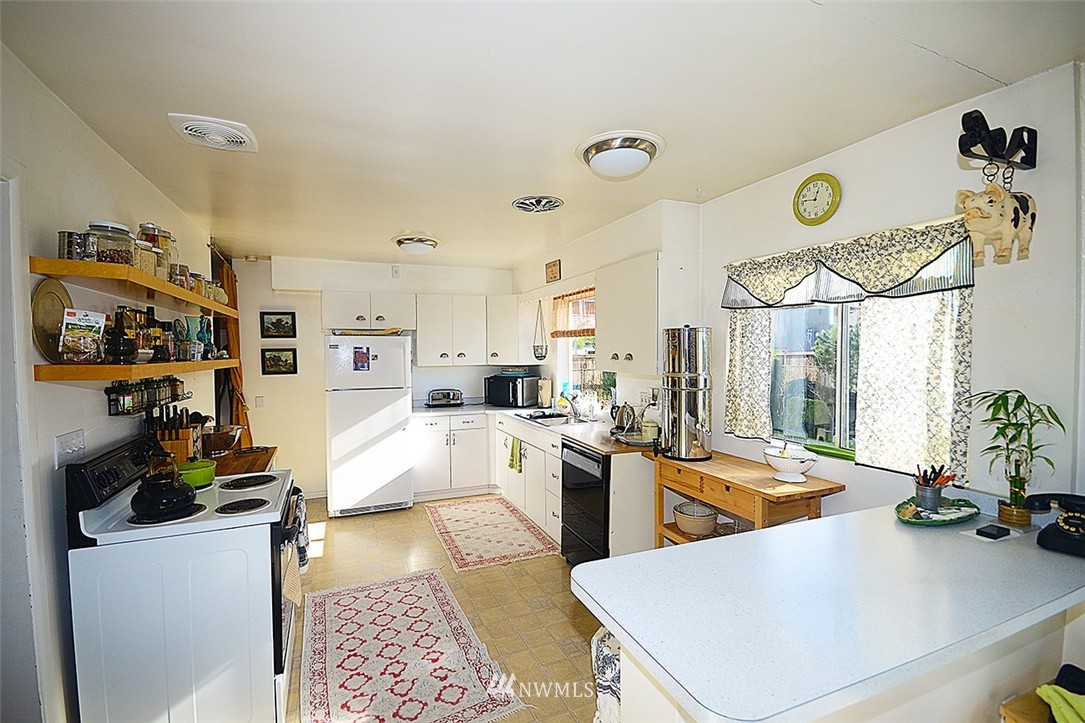 1909 North 55th Street Seattle, WA 98103 - Photo 6 of 18 Gallery Image 6