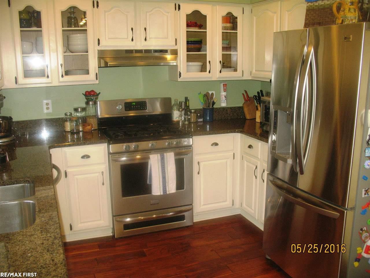 226 Slade Court Rochester Hills, MI 48307 - Photo 7 of 33