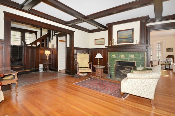 36 Saxon Road Newton, MA 02461 - Photo 3 of 26