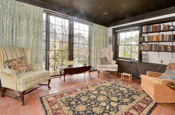 36 Saxon Road Newton, MA 02461 - Photo 7 of 26