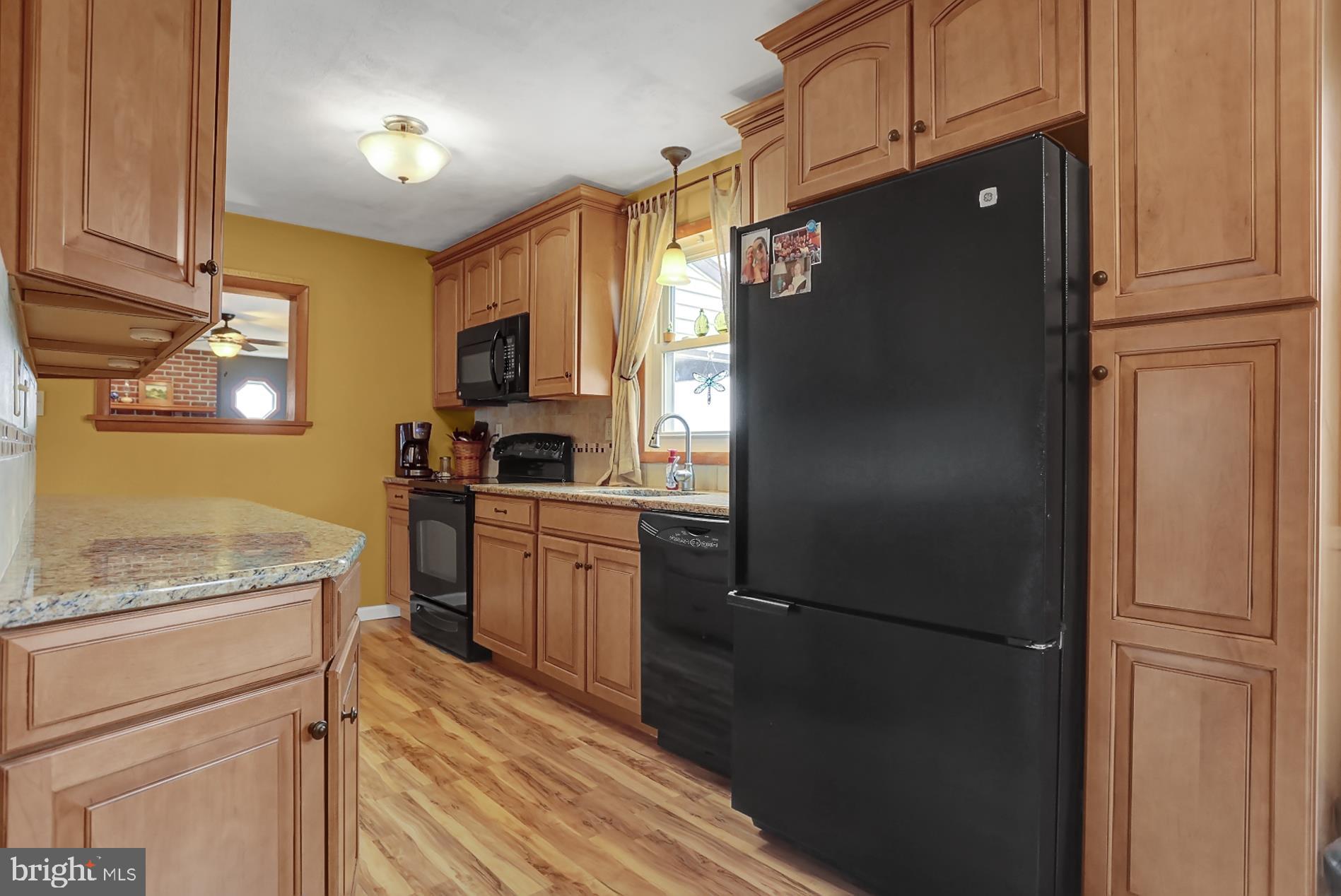 253 South View Road Fleetwood, PA 19522 - Photo 12 of 35 Newer appliances and granite countertops.