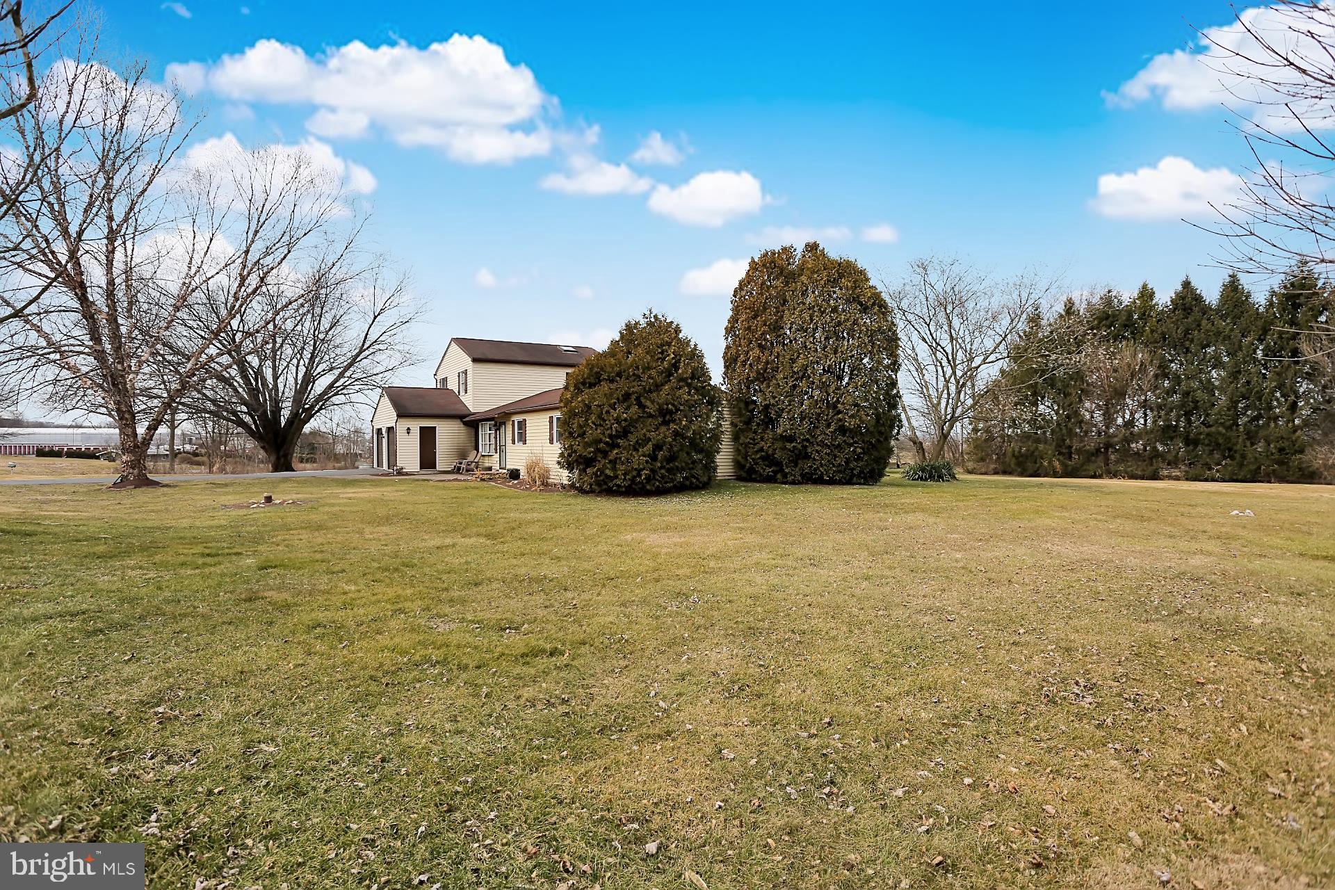 253 South View Road Fleetwood, PA 19522 - Photo 20 of 35 Side view of the home.