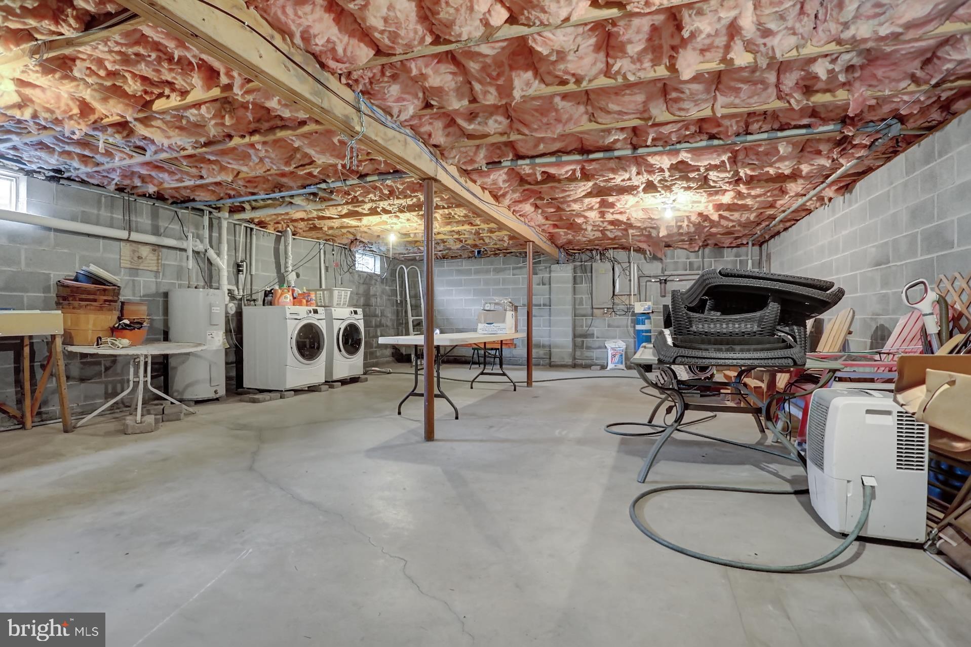 253 South View Road Fleetwood, PA 19522 - Photo 28 of 35 Lower level with laundry area.