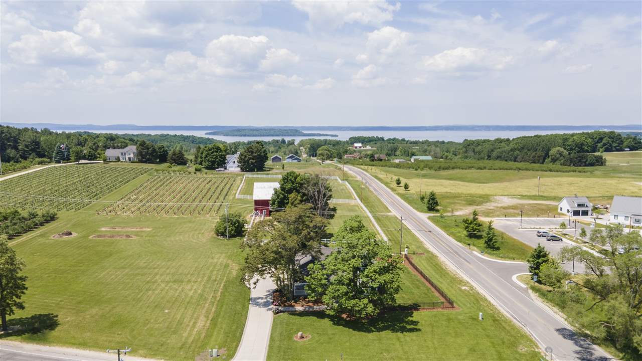 12527 Center Road Traverse City, MI 49686 - Photo 32 of 40 1876273-31.JPG