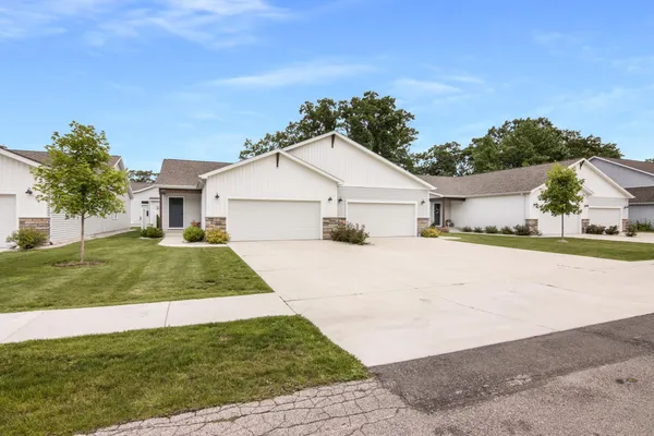 $469,900 | 859 Carson Street, Traverse City, MI 49686