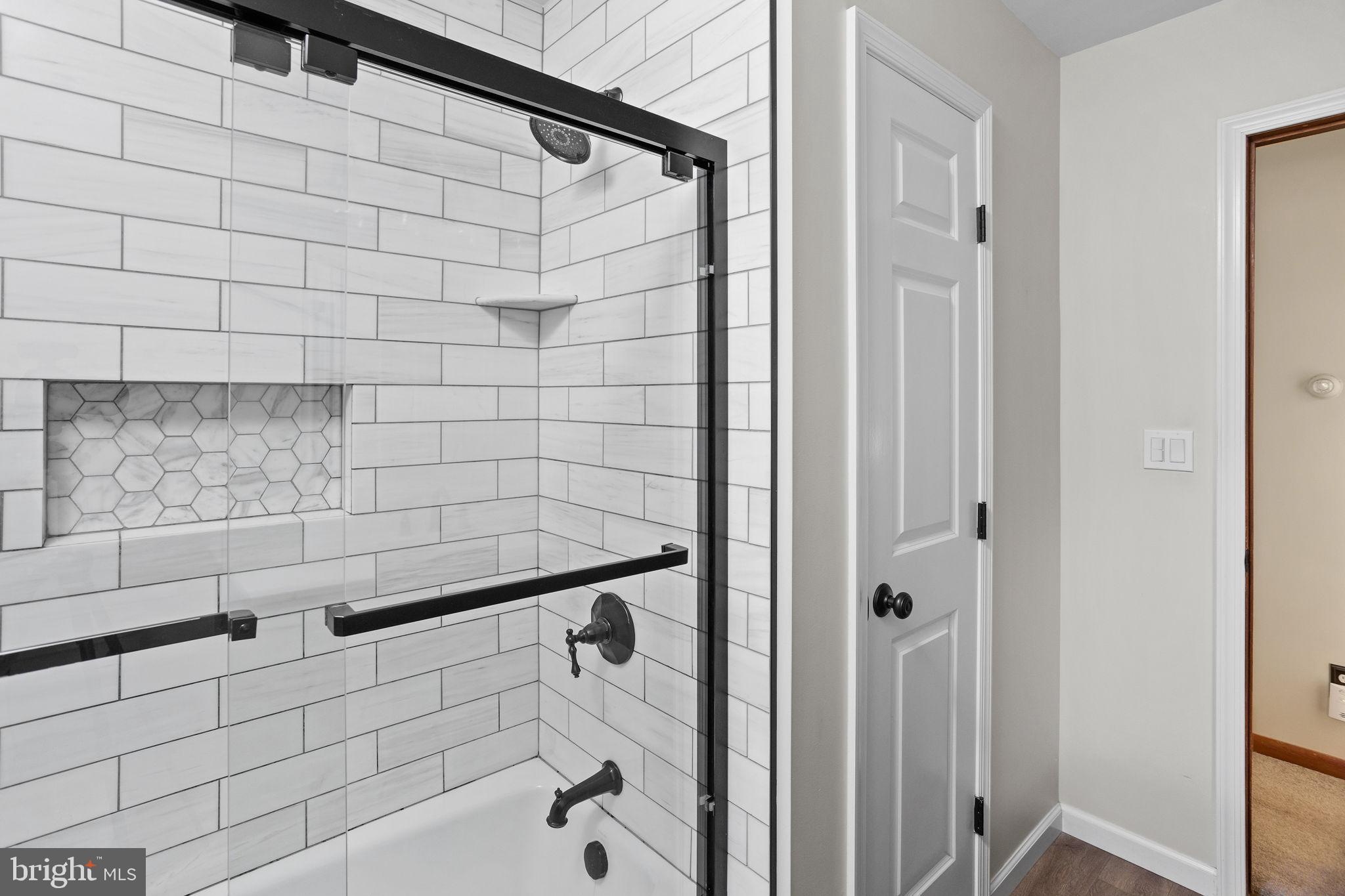 96 Bordentown Chesterfield Road Chesterfield, NJ 08515 - Photo 19 of 42 a bathroom with a bathtub