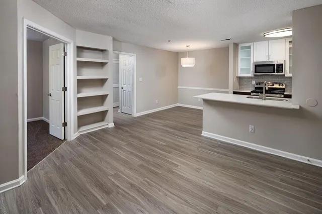 $1,653 | 100 Ashford Gables Drive, Unit 8A212, Dunwoody, GA 30338