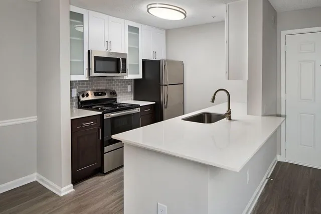 $1,653 | 100 Ashford Gables Drive, Unit 8A212, Dunwoody, GA 30338