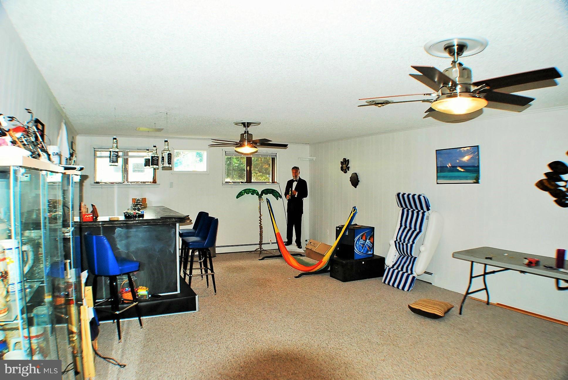 7995 Summit Point Road Charles Town, WV 25414 - Photo 22 of 30 Family Room