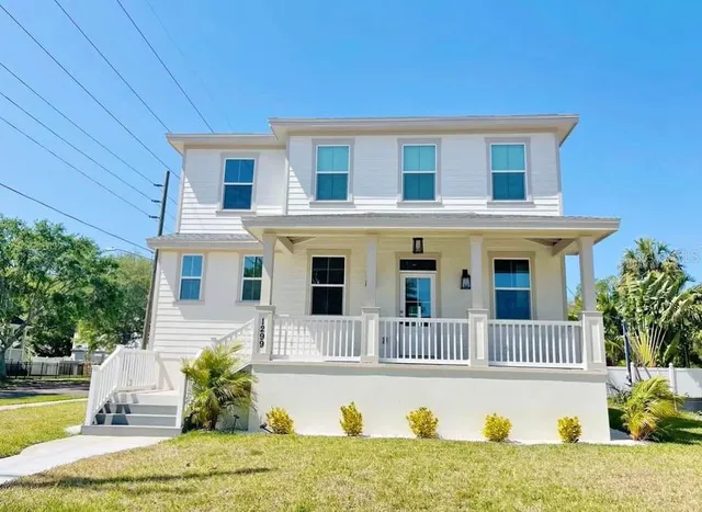 $3,900 | 1299 5th Street South, St. Petersburg, FL 33701