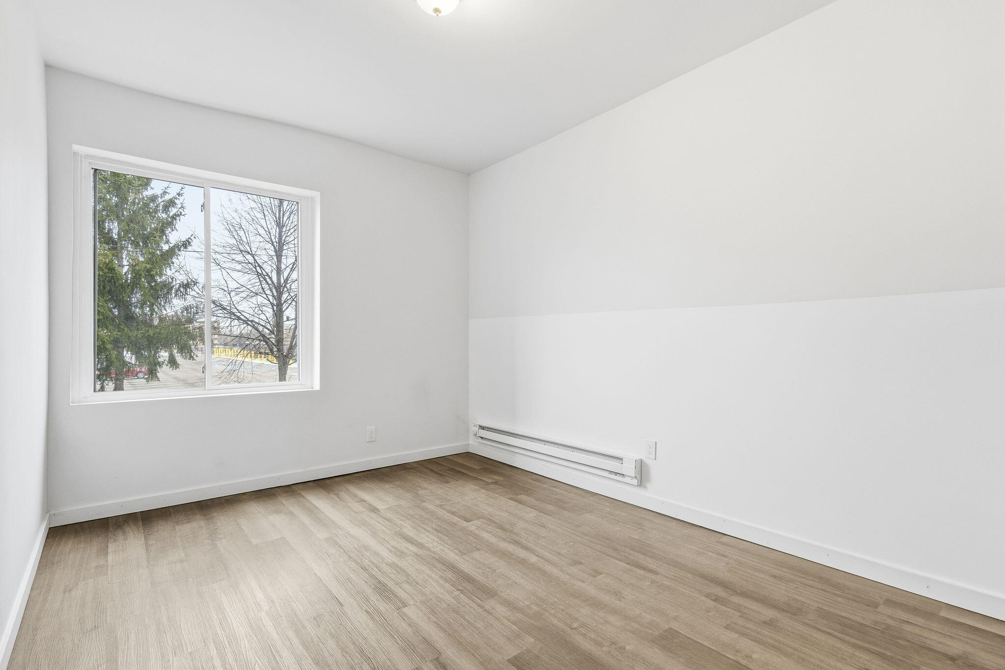 3295 Rochester Street, Unit 2 Detroit, MI 48206 - Photo 9 of 12 15-web-or-mls-Rochester_3295_Unit2 - Bed