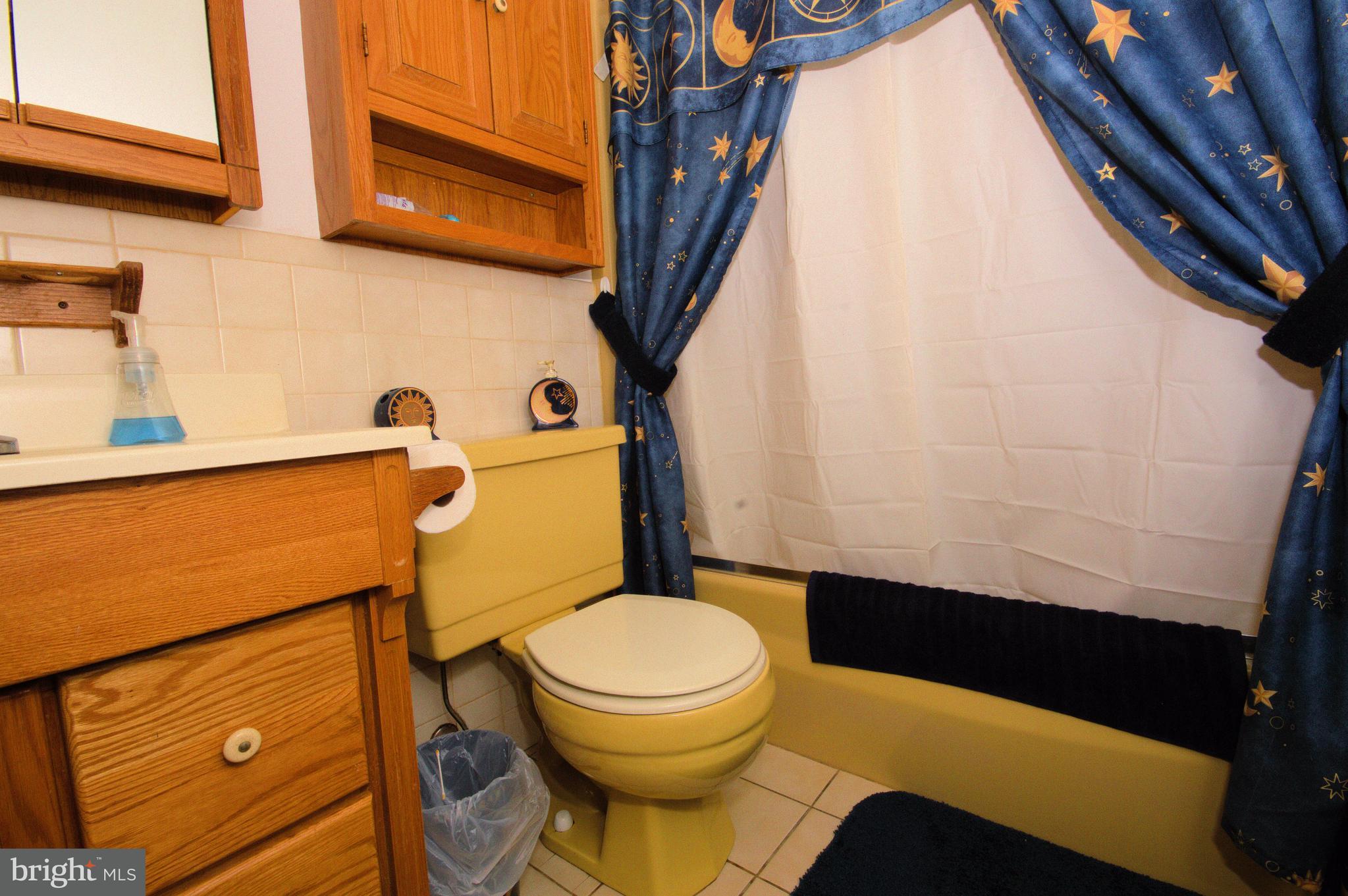 517 Diller Road Hanover, PA 17331 - Photo 12 of 21 Upstairs Full Bath