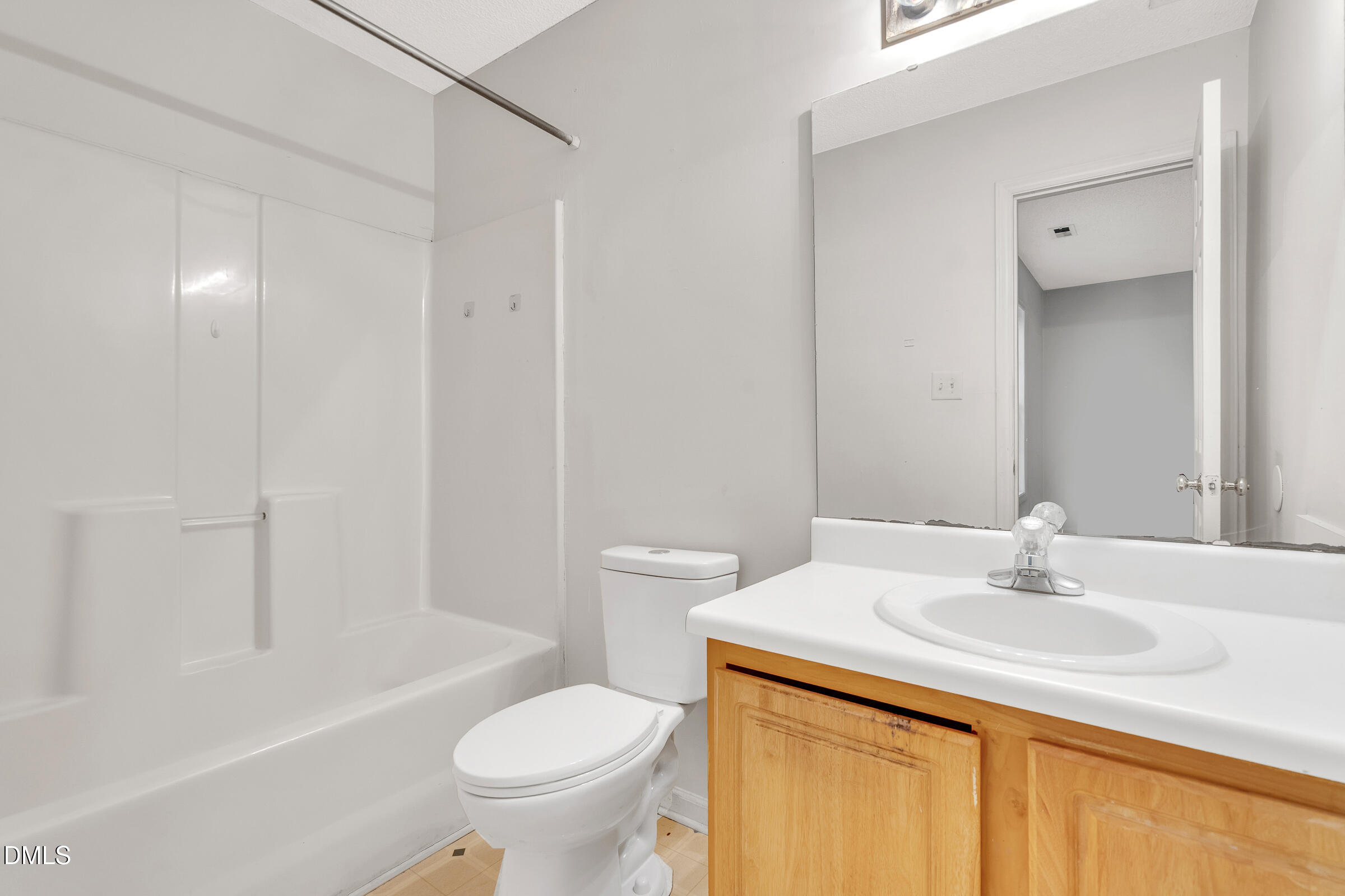 2232 Violet Bluff Court Raleigh, NC 27610 - Photo 8 of 19 DSC03512
