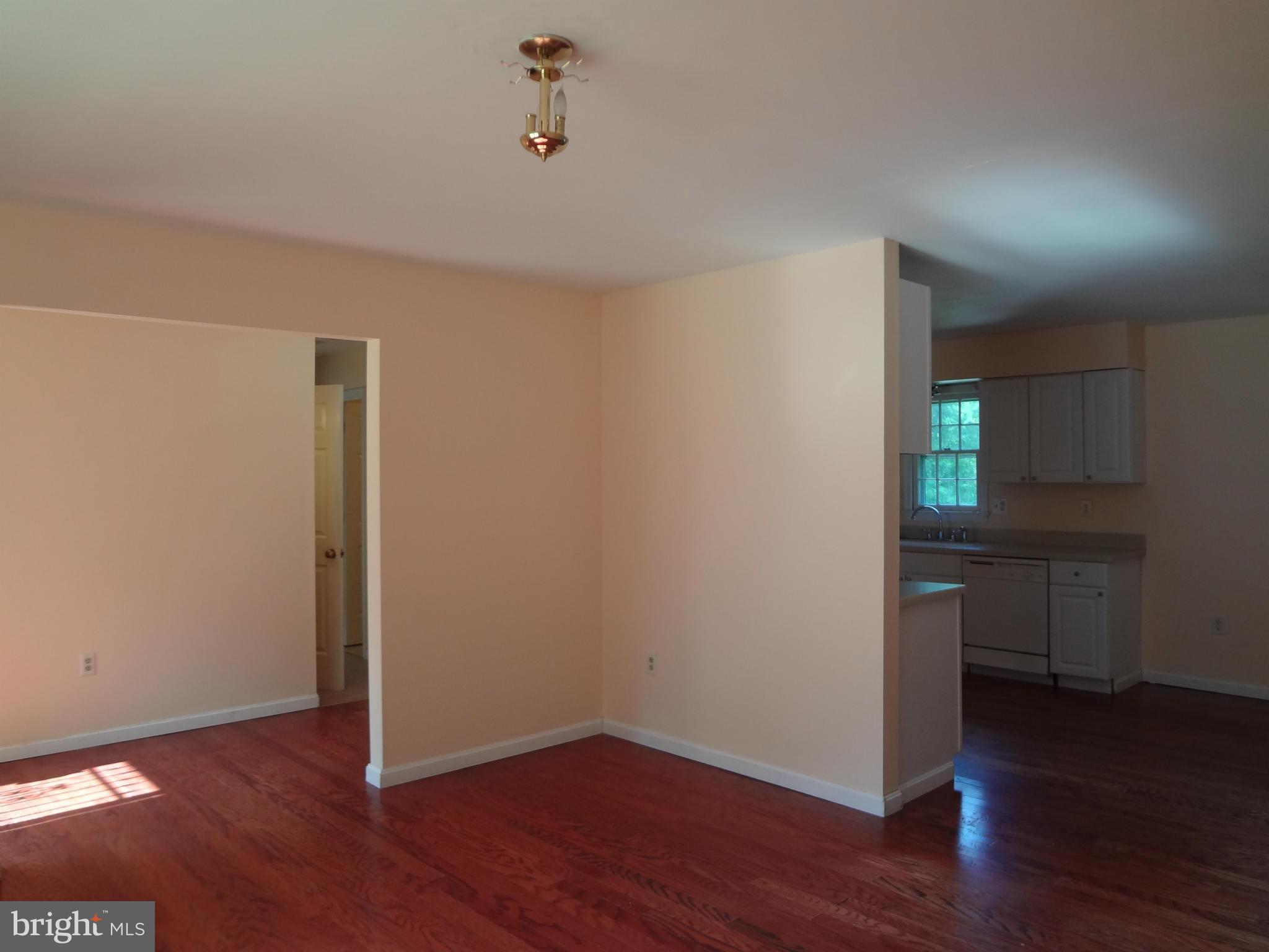 12705 Archery Road Fredericksburg, VA 22407 - Photo 3 of 20 Living Room