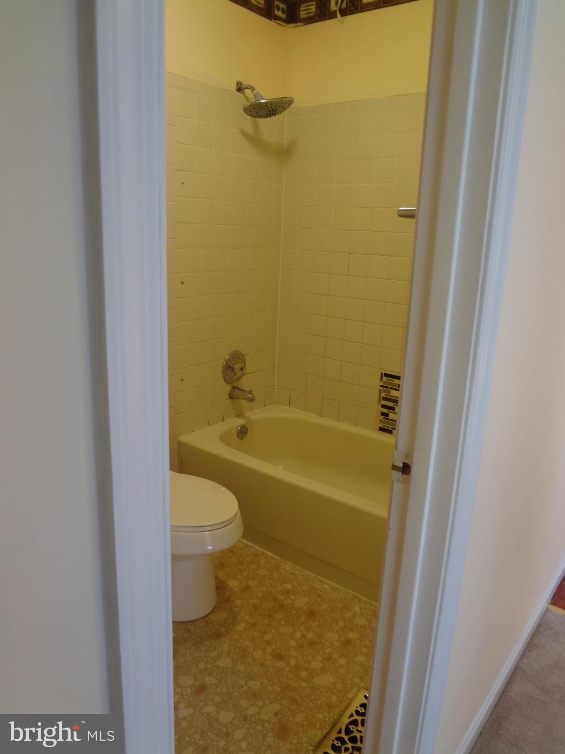 12705 Archery Road Fredericksburg, VA 22407 - Photo 7 of 20 Bath