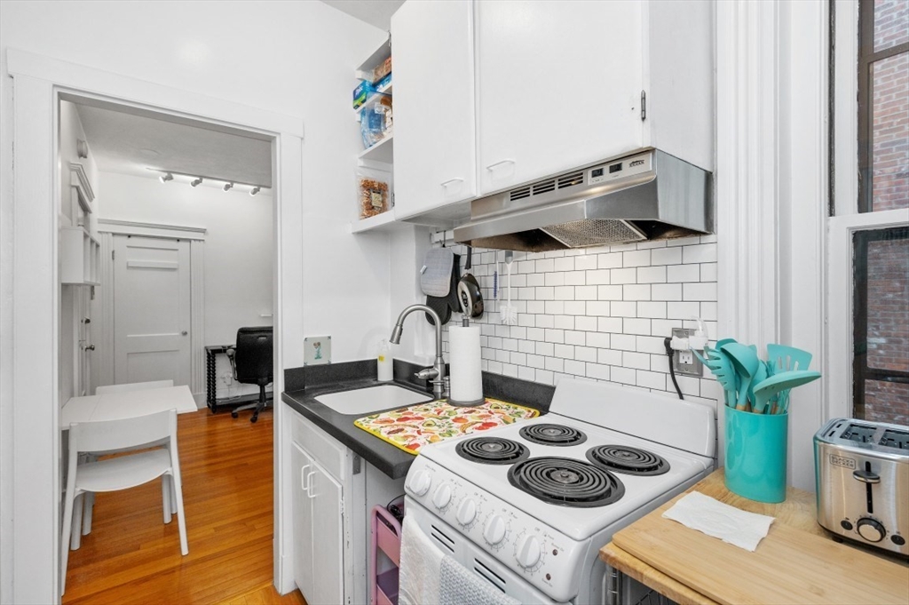 1407 Beacon Street, Unit 8 Brookline, MA 02446 - Photo 6 of 14