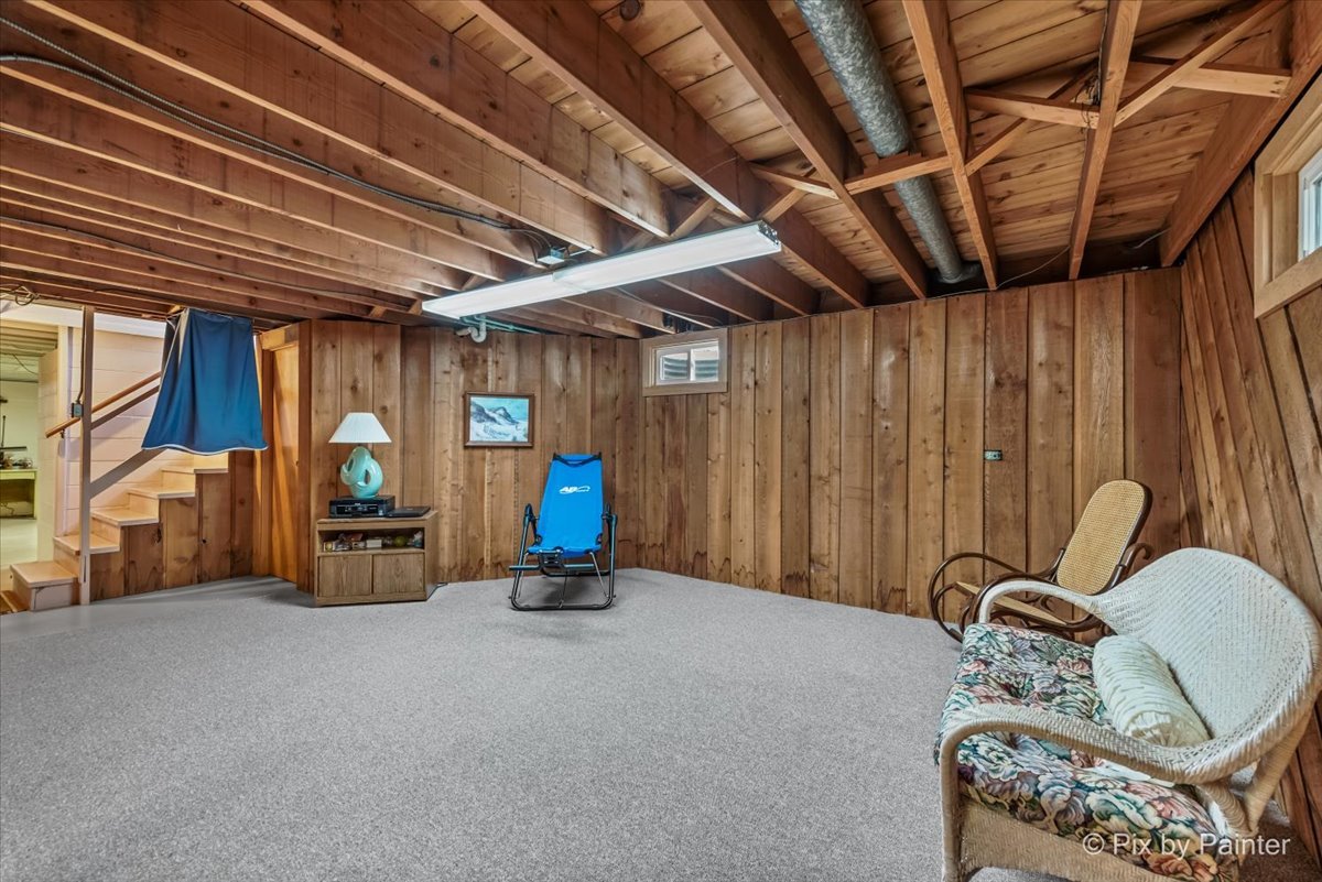 425 Summit Street Algonquin, IL 60102 - Photo 23 of 43 a view of livingroom with furniture