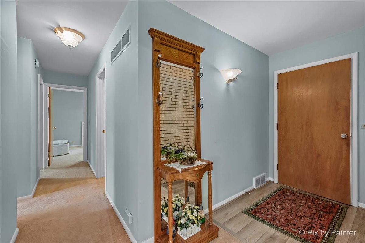 425 Summit Street Algonquin, IL 60102 - Photo 6 of 43 a view of room with window and wooden floor