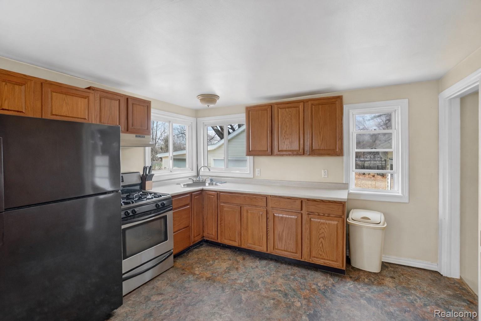 13343 Fenton Road Fenton, MI 48430 - Photo 20 of 45 Image 17 - Fenton .jpg