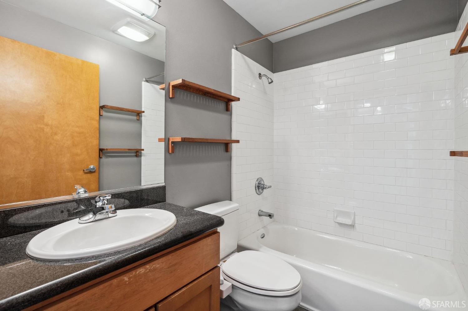 675 8th Street, Unit 14 Oakland, CA 94607 - Photo 15 of 28