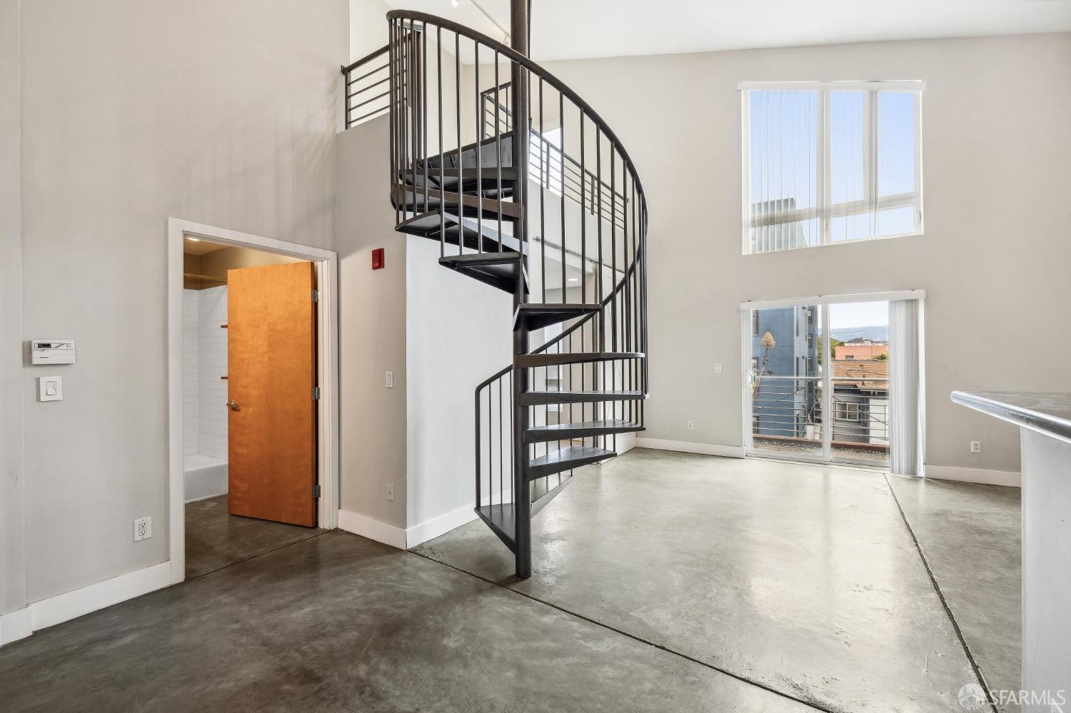 675 8th Street, Unit 14 Oakland, CA 94607 - Photo 2 of 28