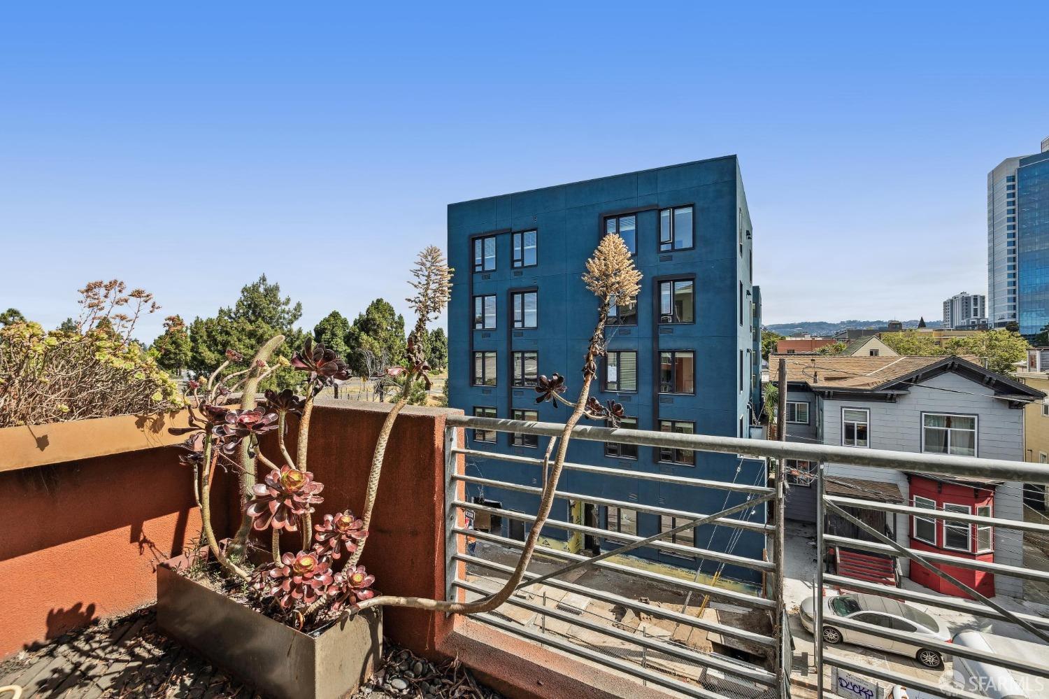 675 8th Street, Unit 14 Oakland, CA 94607 - Photo 23 of 28