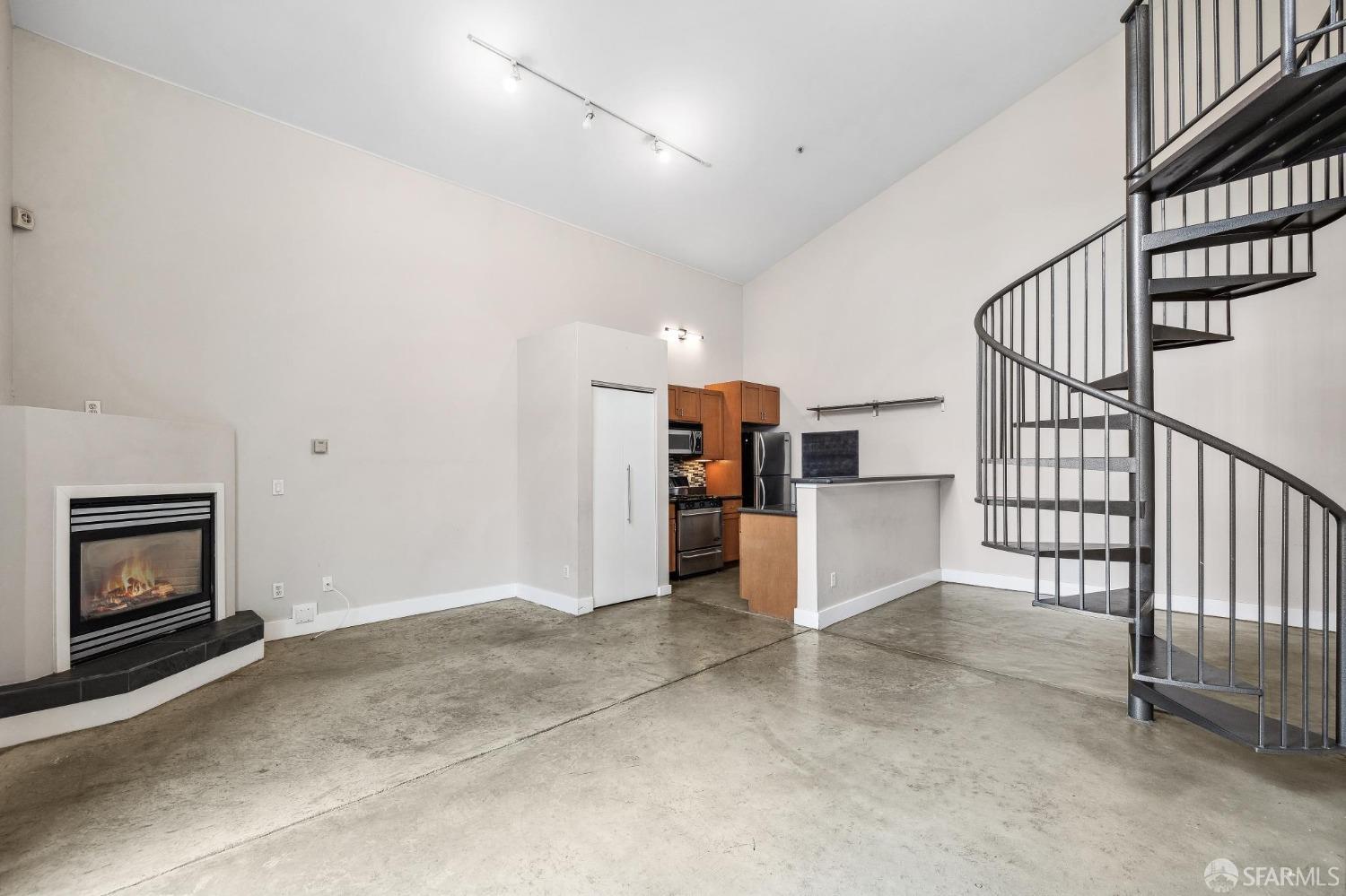 675 8th Street, Unit 14 Oakland, CA 94607 - Photo 9 of 28