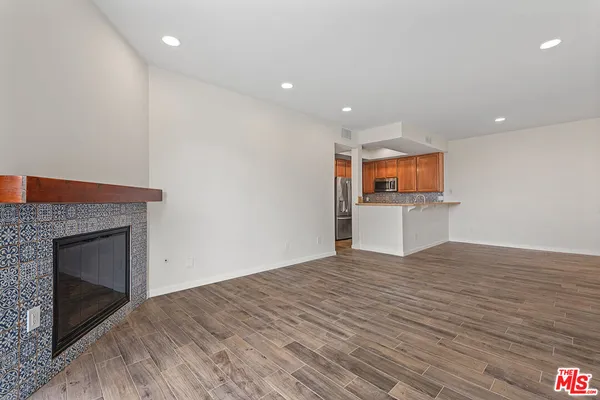 $3,900 | 8707 Falmouth Avenue, Unit 221, Playa del Rey, CA 90293
