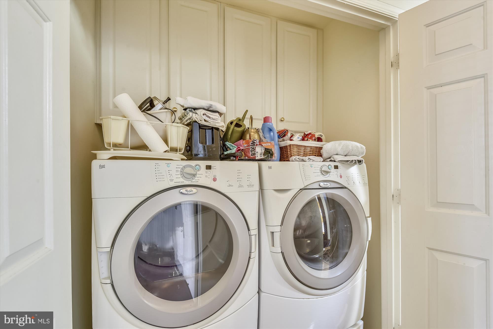 4572 Shetland Green Road Alexandria, VA 22312 - Photo 21 of 43 Main level Laundry room
