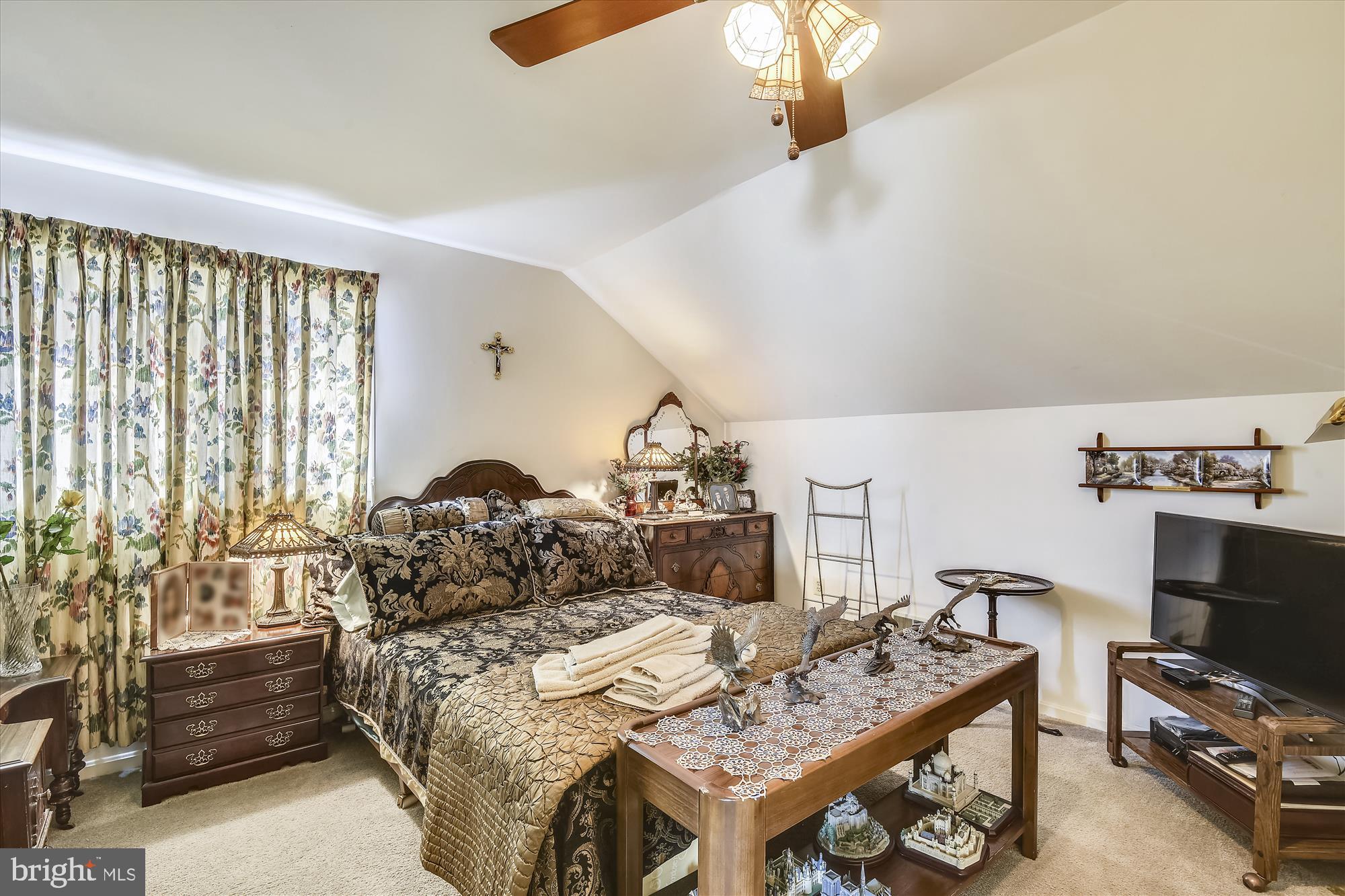4572 Shetland Green Road Alexandria, VA 22312 - Photo 25 of 43 Upper Level Bedroom #3