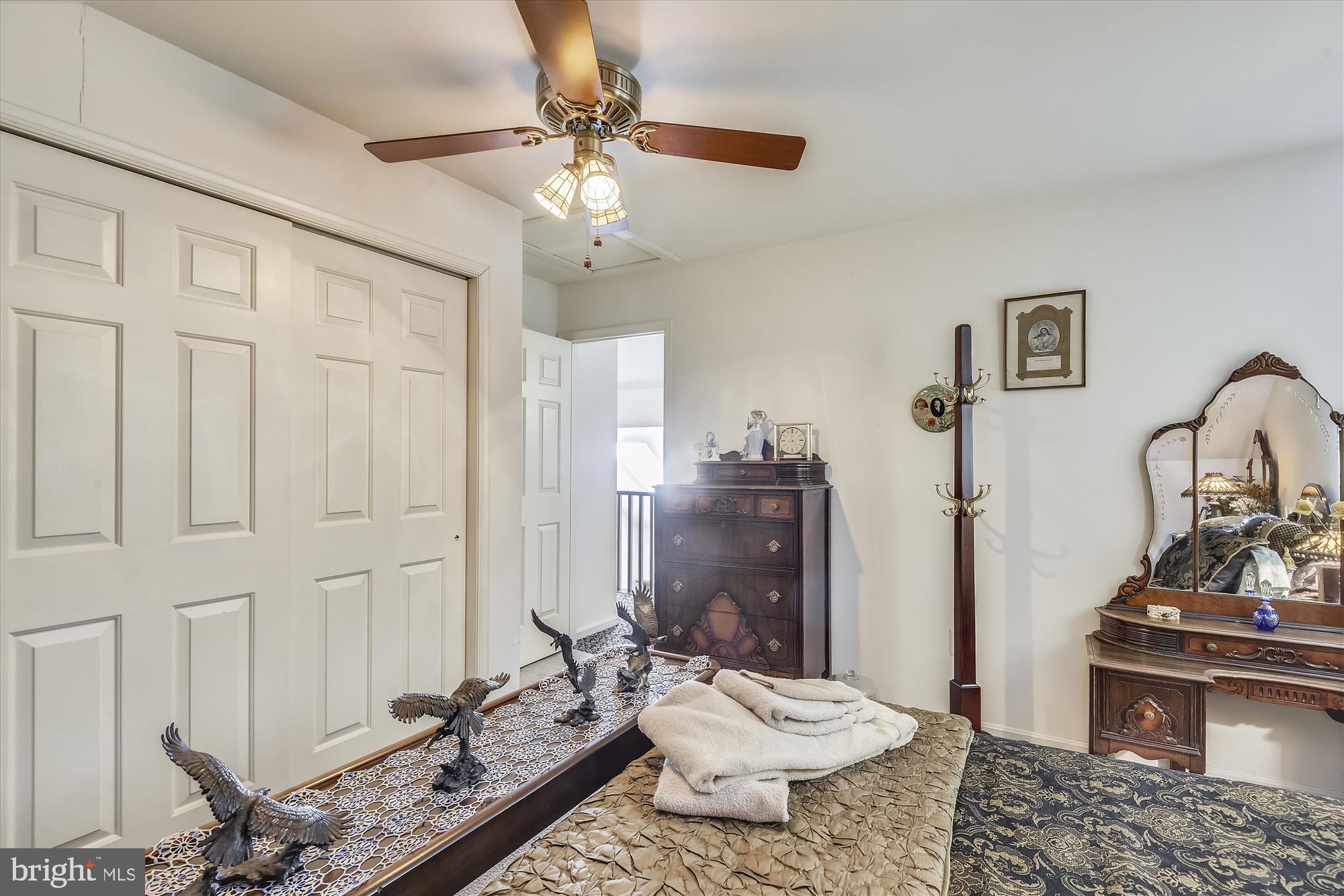 4572 Shetland Green Road Alexandria, VA 22312 - Photo 26 of 43 Upper Level Bedroom #3