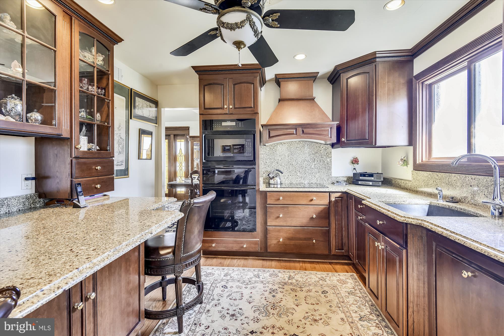 4572 Shetland Green Road Alexandria, VA 22312 - Photo 7 of 43 Beautiful cook's kitchen.