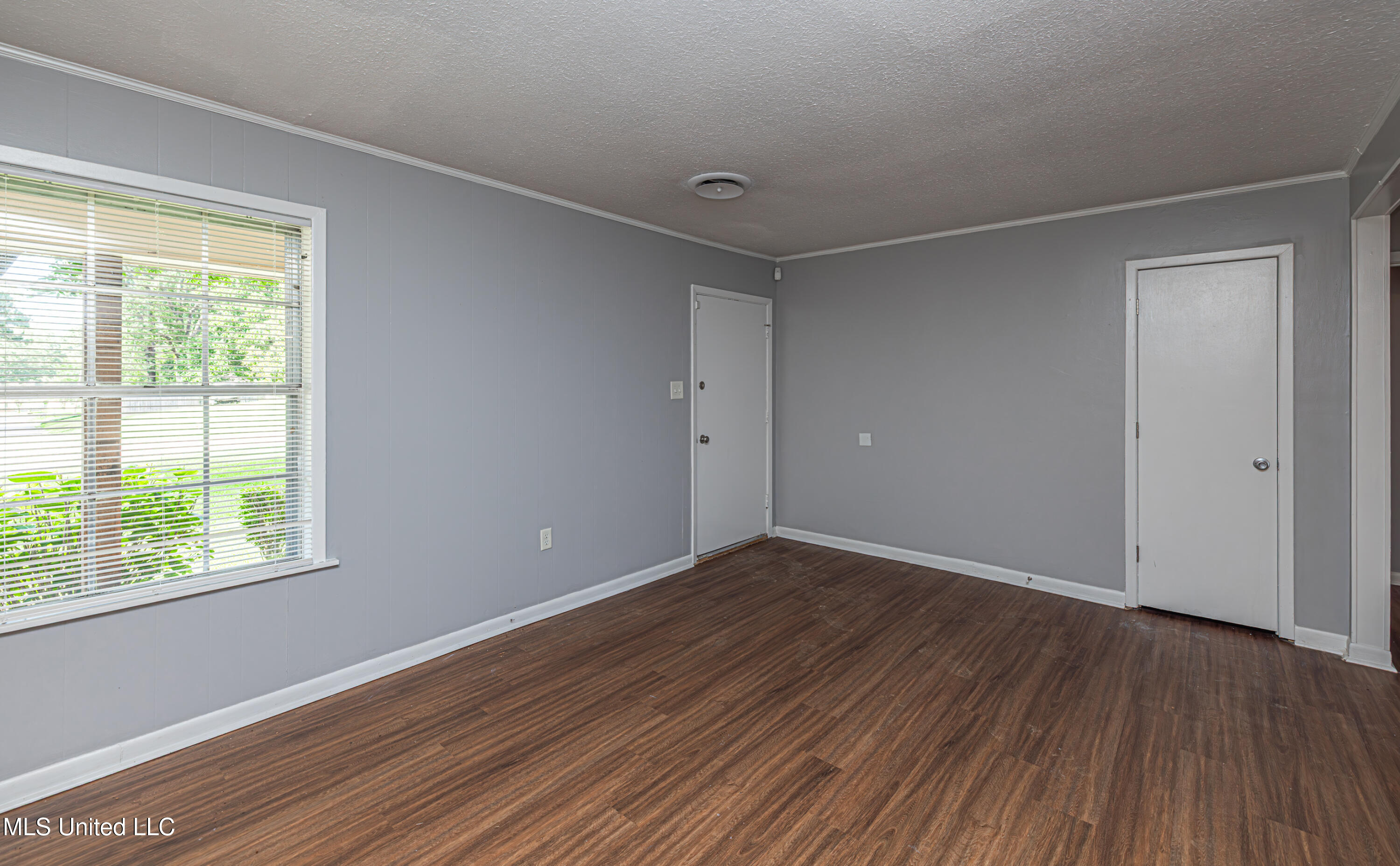 809 Normandy Drive Clinton, MS 39056 - Photo 19 of 38 1R4A1603