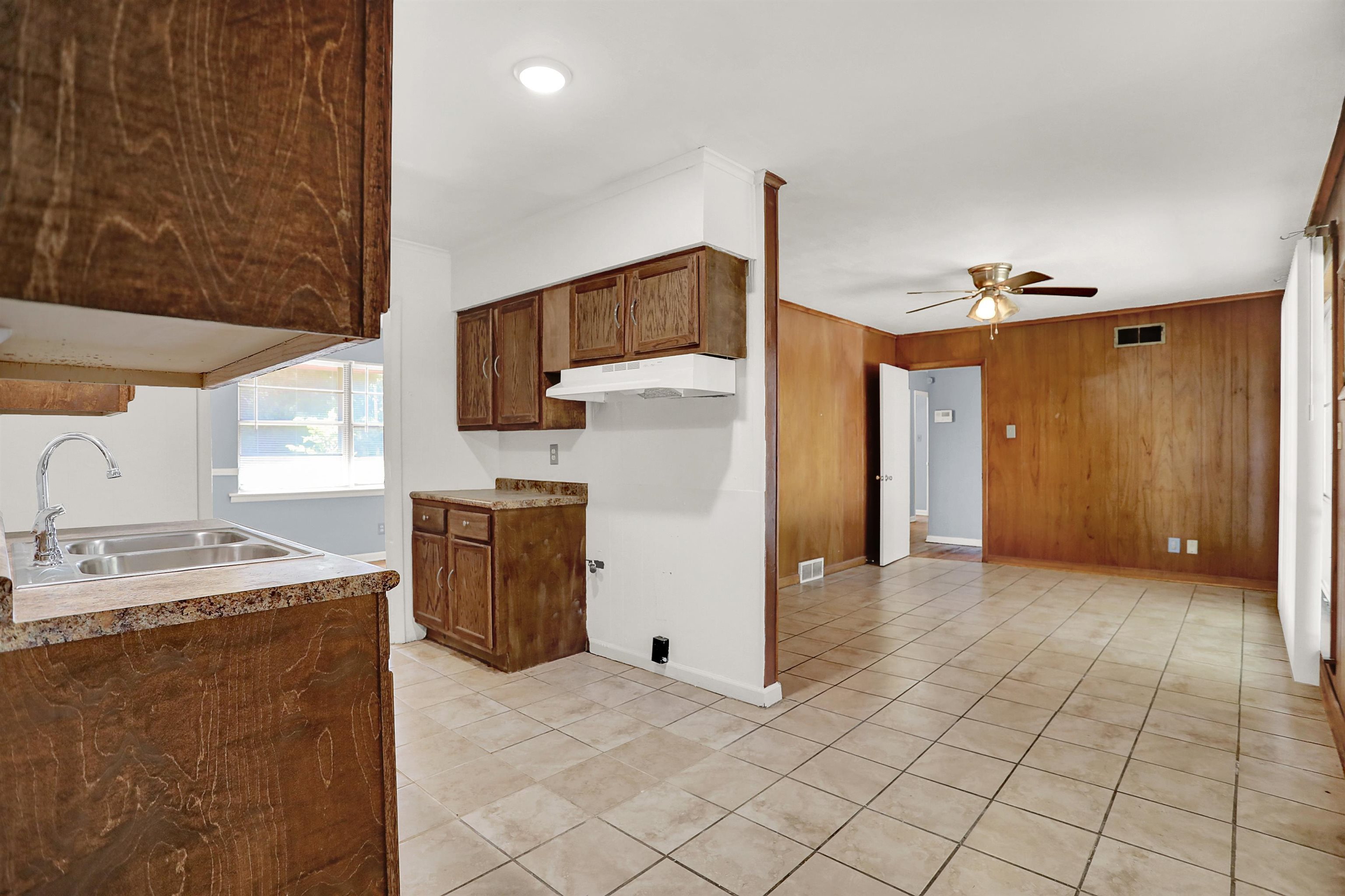 824 Westview Road Memphis, TN 38109 - Photo 3 of 25 Gallery Image 3