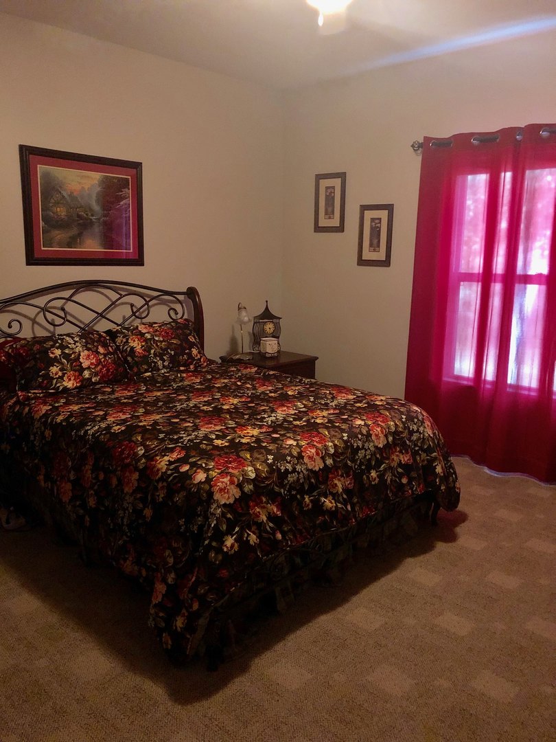 18591 Ridge Lane Marengo, IL 60152 - Photo 9 of 20 a bedroom with bed and window