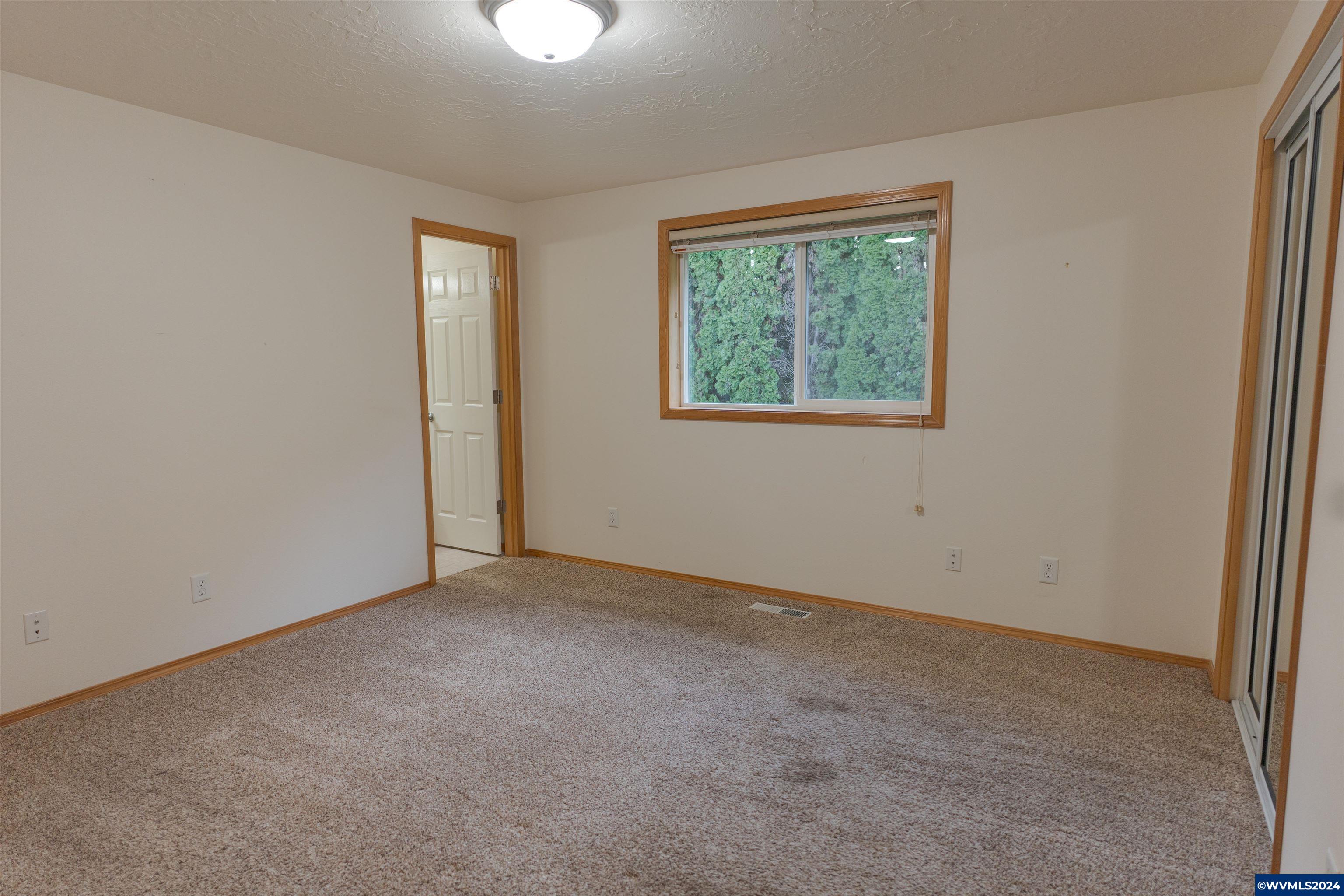 1904 Summerfield Court Southwest Albany, OR 97321 - Photo 8 of 28
