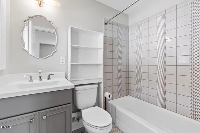 a view of bathroom with a bathtub