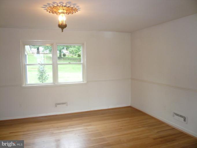 1105 Green Acre Road Towson, MD 21286 - Photo 11 of 22 Dining Room