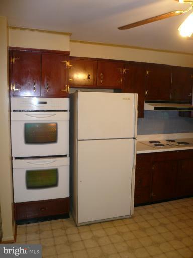 1105 Green Acre Road Towson, MD 21286 - Photo 21 of 22 Kitchen