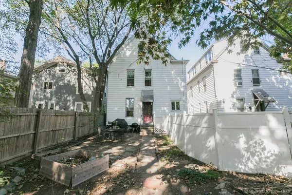 $2,895 | 28 Edwards Street, Unit 1, New Haven, CT 06511