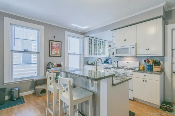 $2,895 | 28 Edwards Street, Unit 1, New Haven, CT 06511