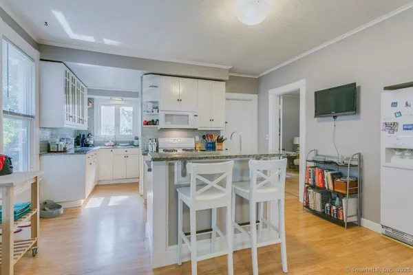 $2,895 | 28 Edwards Street, Unit 1, New Haven, CT 06511